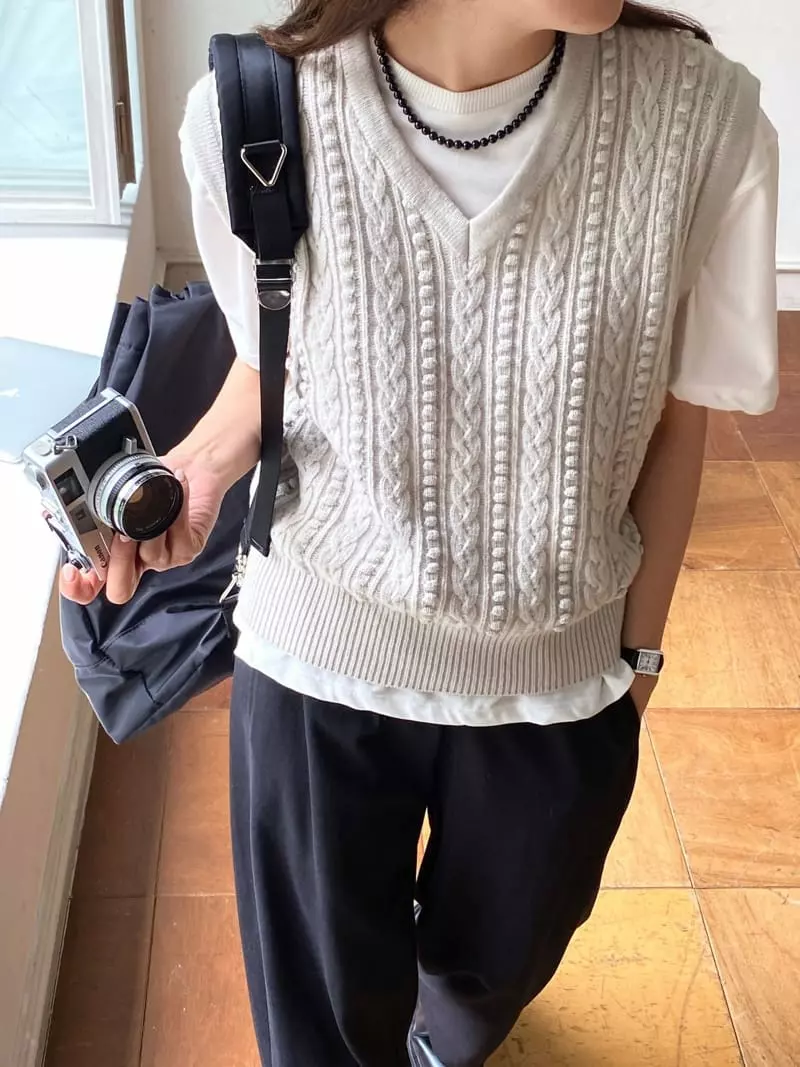 Vineyard - Korean Women Fashion - #momslook - Brick S Pain  V Knit Tee - 5