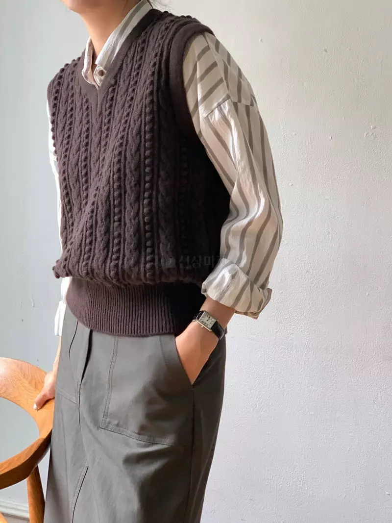 Vineyard - Korean Women Fashion - #momslook - Brick S Pain  V Knit Tee - 7