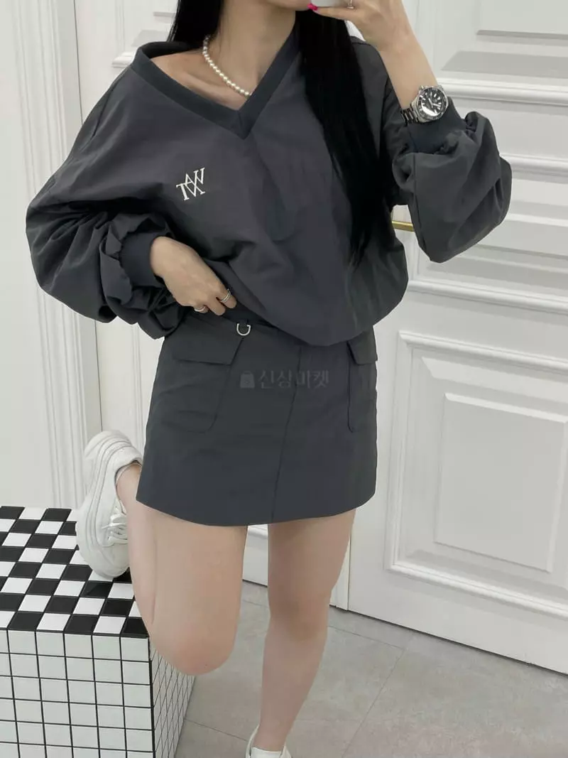 Want - Korean Women Fashion - #momslook - V Neck Set - 3