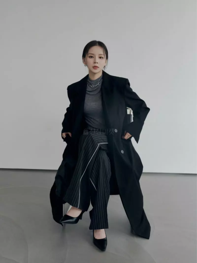 Want - Korean Women Fashion - #momslook - Baton Long Coat - 3