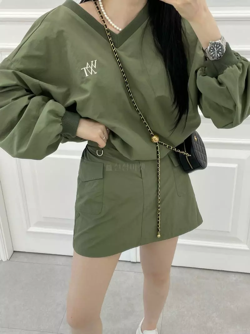 Want - Korean Women Fashion - #womensfashion - V Neck Set