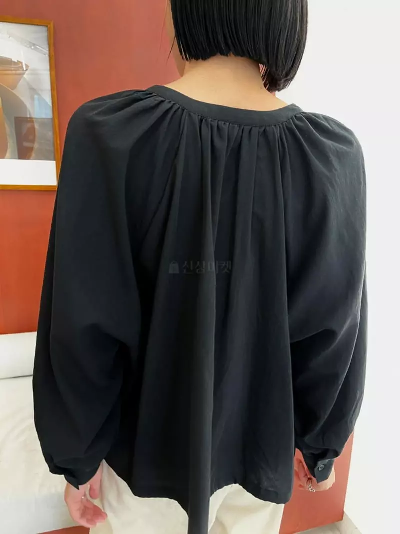 Waterbar - Korean Women Fashion - #momslook - Lowl Shirring Blouse - 4