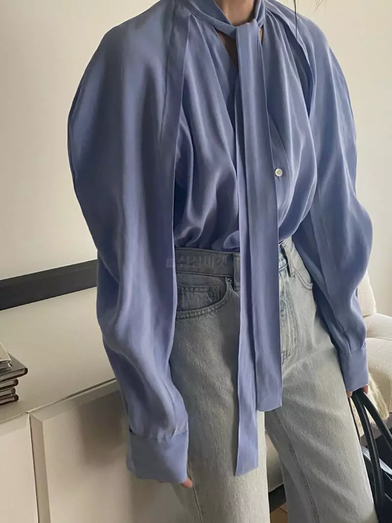 We Are - Korean Women Fashion - #momslook - Praha Blouse - 2