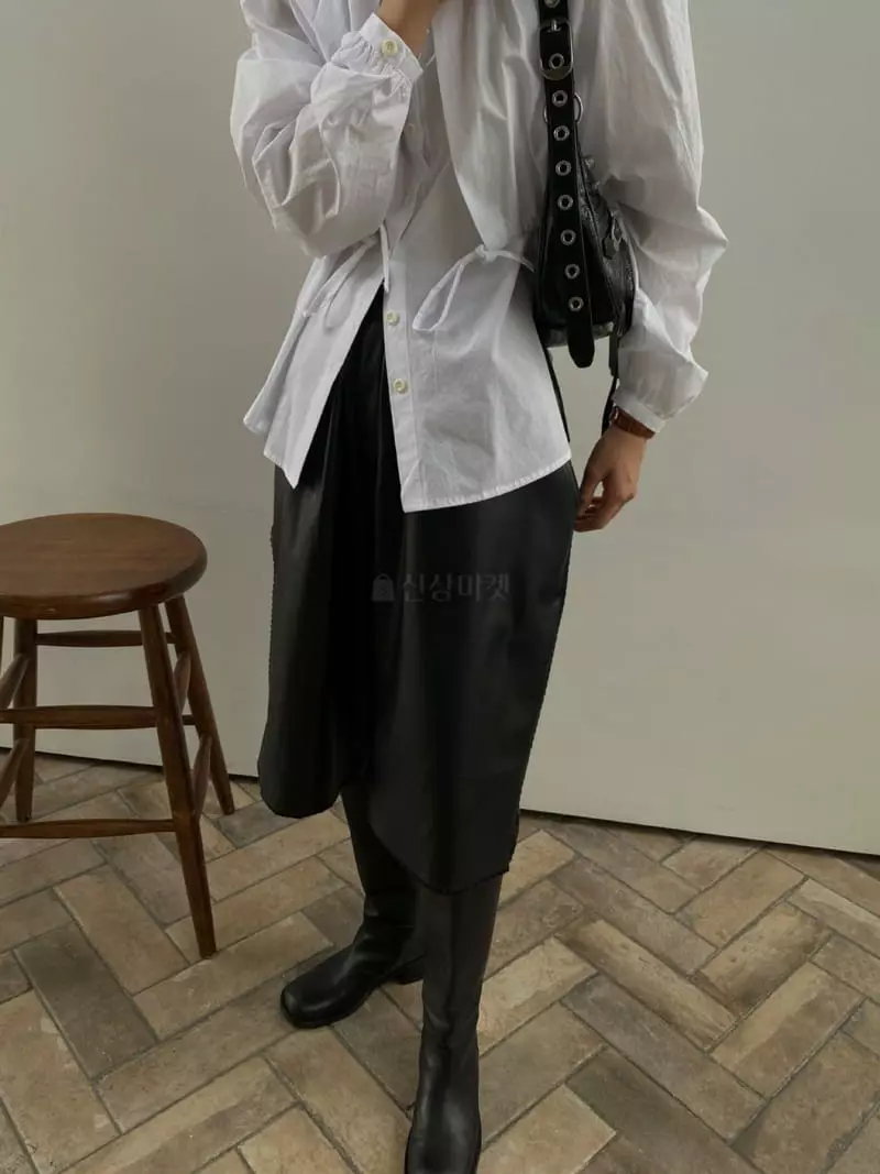 We Are - Korean Women Fashion - #momslook - Bebe Shirring Blouse - 11