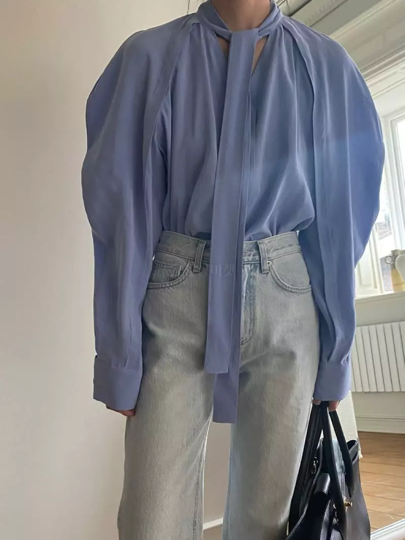 We Are - Korean Women Fashion - #momslook - Praha Blouse - 4
