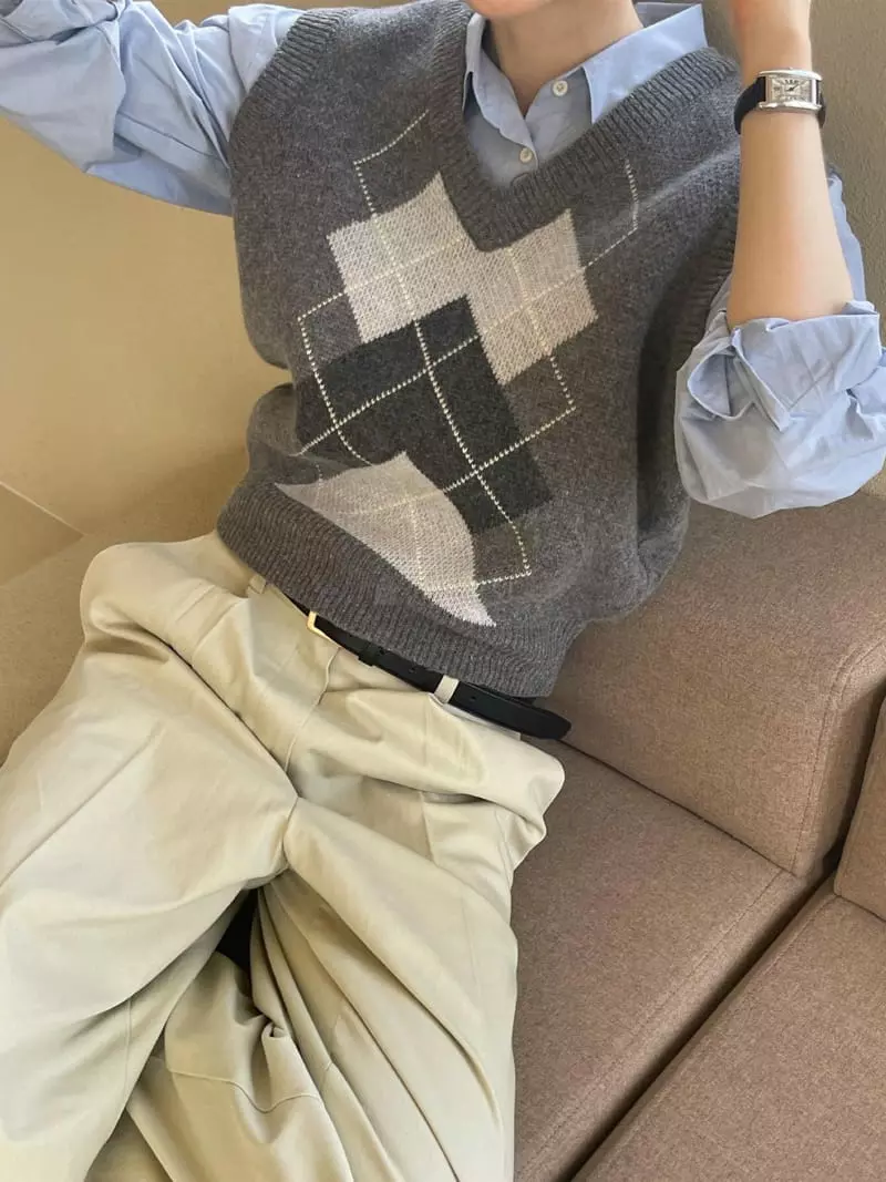 Well Row - Korean Women Fashion - #womensfashion - Argyle Knit Vest - 6