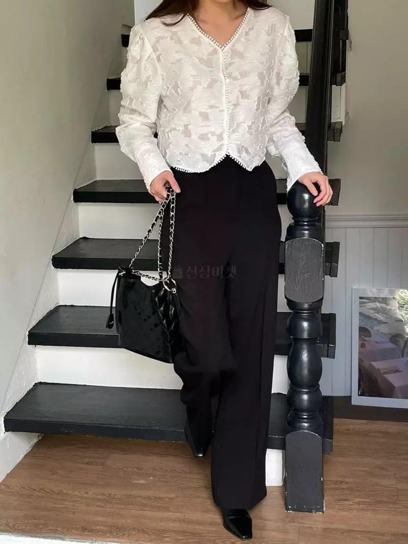 Winsome - Korean Women Fashion - #romanticstyle - Lilly Blouse - 2