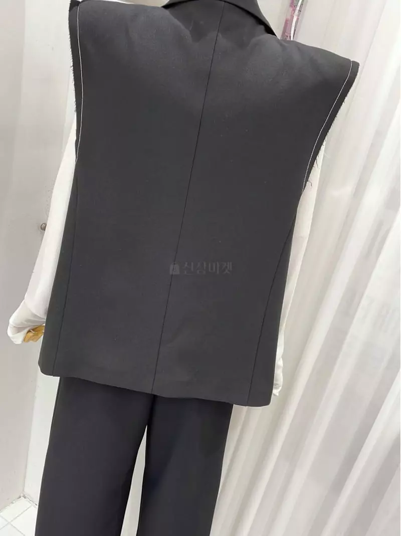 Zipper - Korean Women Fashion - #momslook - Pocket Long Vest - 11