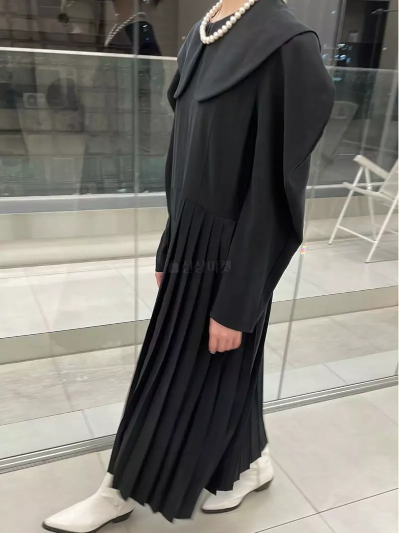 Zipper - Korean Women Fashion - #momslook - Round Puff One-piece - 8