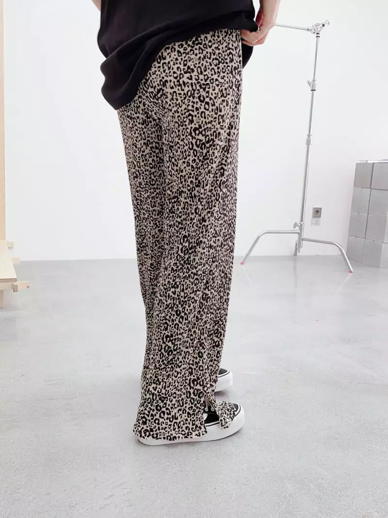 Zipper - Korean Women Fashion - #thatsdarling - Leopard Pleats Pants - 3