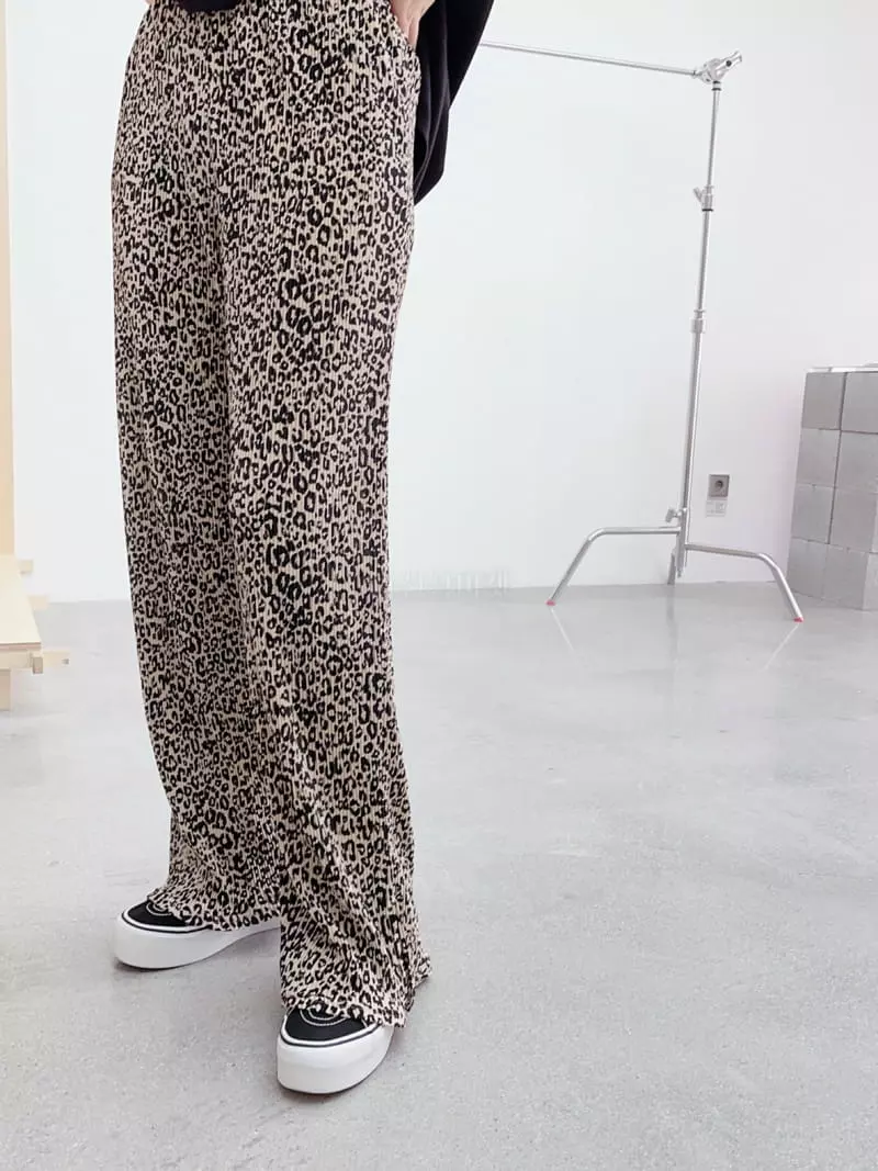Zipper - Korean Women Fashion - #thatsdarling - Leopard Pleats Pants - 4