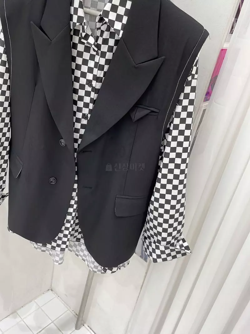 Zipper - Korean Women Fashion - #thelittlethings - Pocket Long Vest - 2