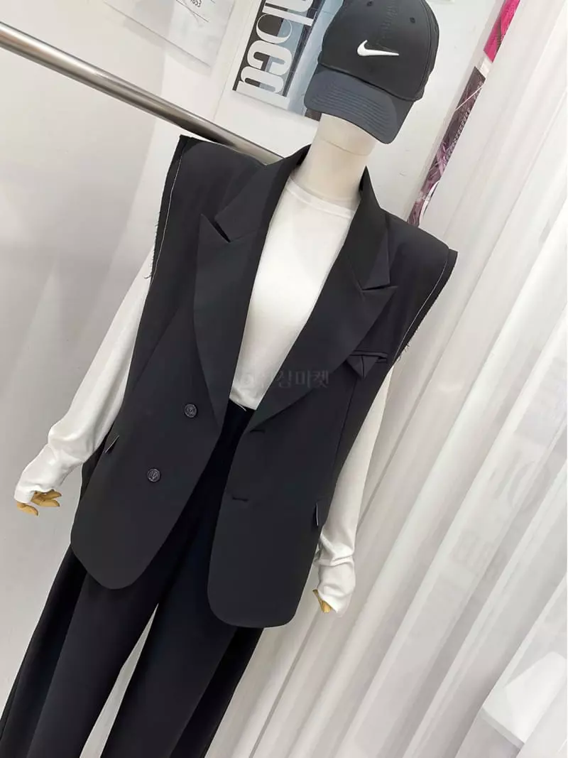 Zipper - Korean Women Fashion - #womensfashion - Pocket Long Vest - 10