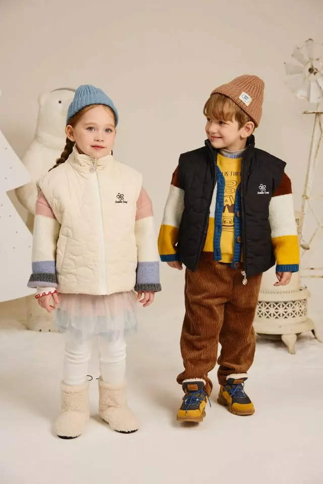 Aeeeday - Korean Children Fashion - #childrensboutique - Flower Padding Vest - 2