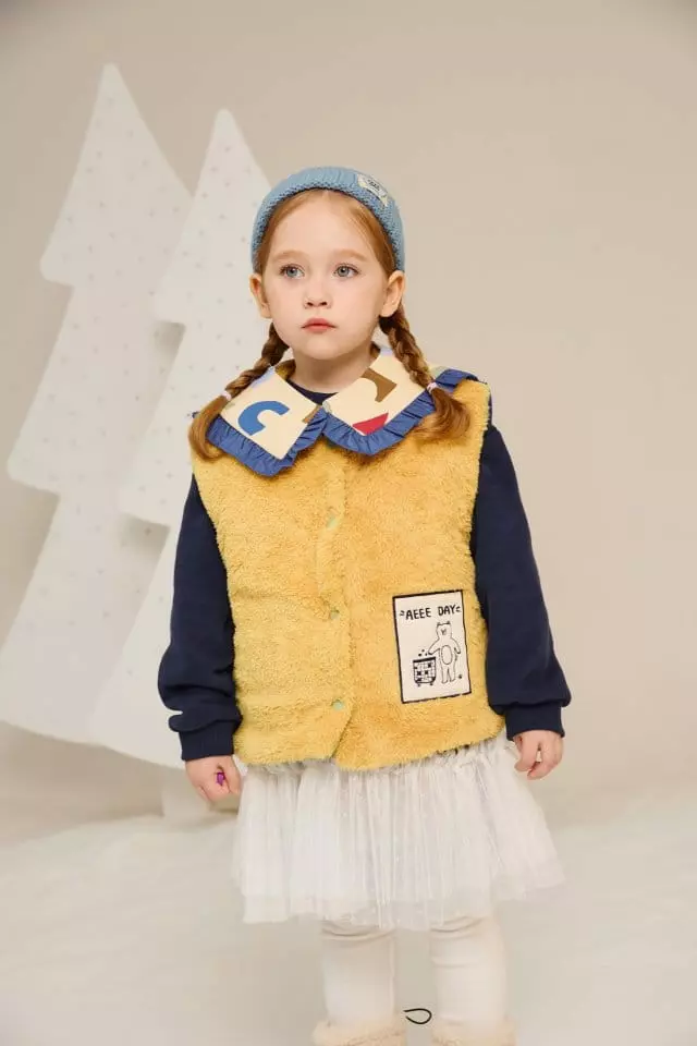 Aeeeday - Korean Children Fashion - #fashionkids - Heart Reversible Padding Vest - 2