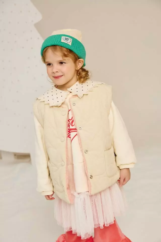 Aeeeday - Korean Children Fashion - #kidsshorts - Heart Reversible Padding Vest - 3