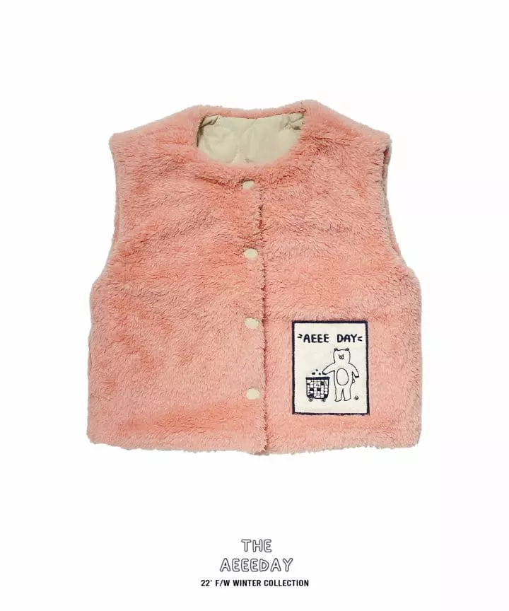 Aeeeday - Korean Children Fashion - #magicofchildhood - Heart Reversible Padding Vest - 8