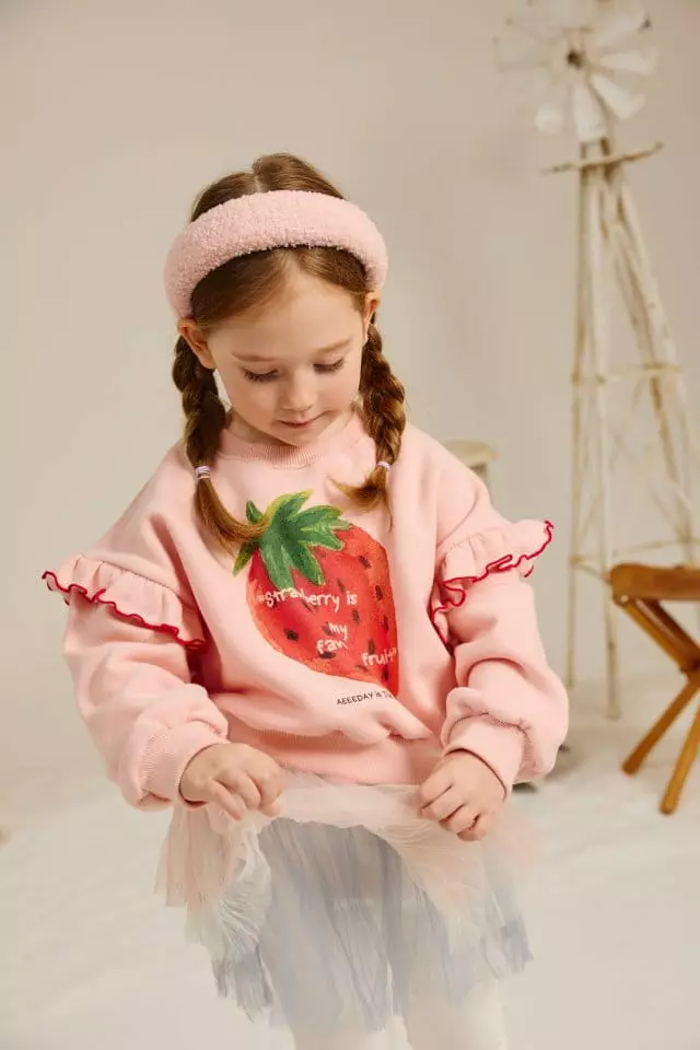 Aeeeday - Korean Children Fashion - #prettylittlegirls - Strawberry Sweatshirt - 2