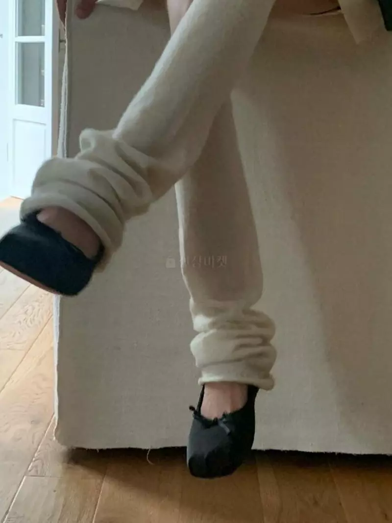 Amiment - Korean Women Fashion - #momslook - Alpaca Leg Warmer - 2