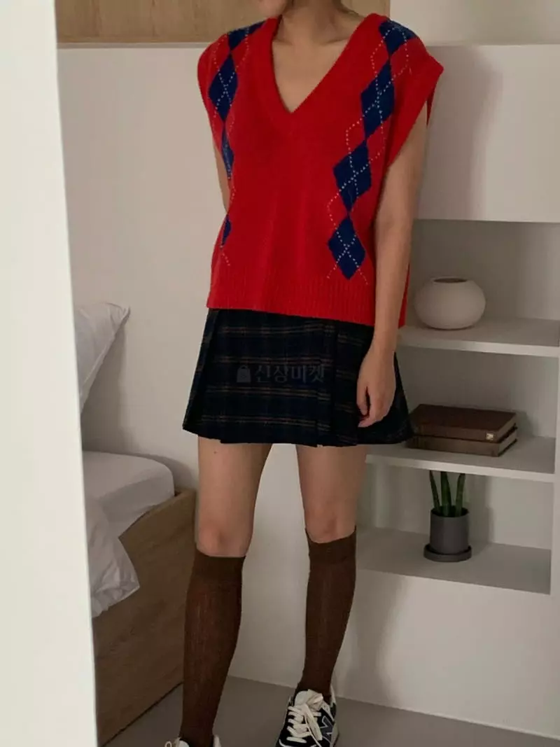 Amiment - Korean Women Fashion - #momslook - Argyle Vest - 8