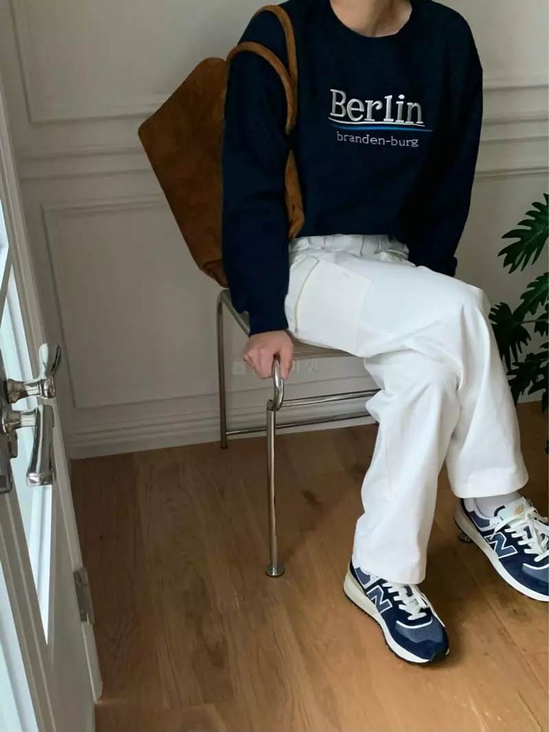 Amiment - Korean Women Fashion - #restrostyle - Berlin Sweatshirt - 10