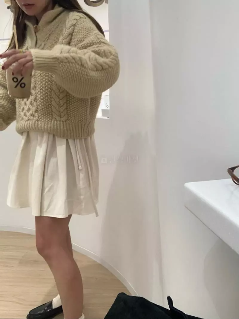 Amiment - Korean Women Fashion - #restrostyle - Berdi Shawl Knit Tee - 9