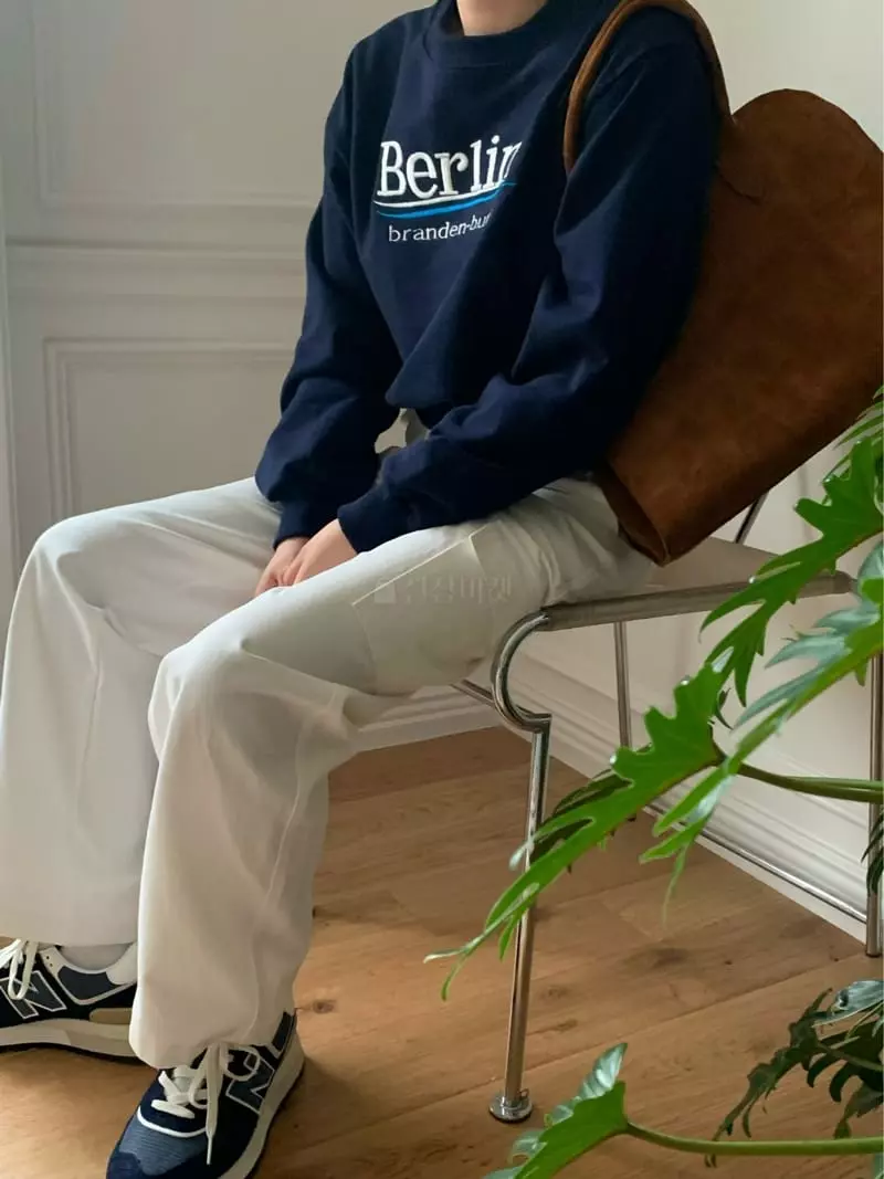 Amiment - Korean Women Fashion - #romanticstyle - Berlin Sweatshirt - 11