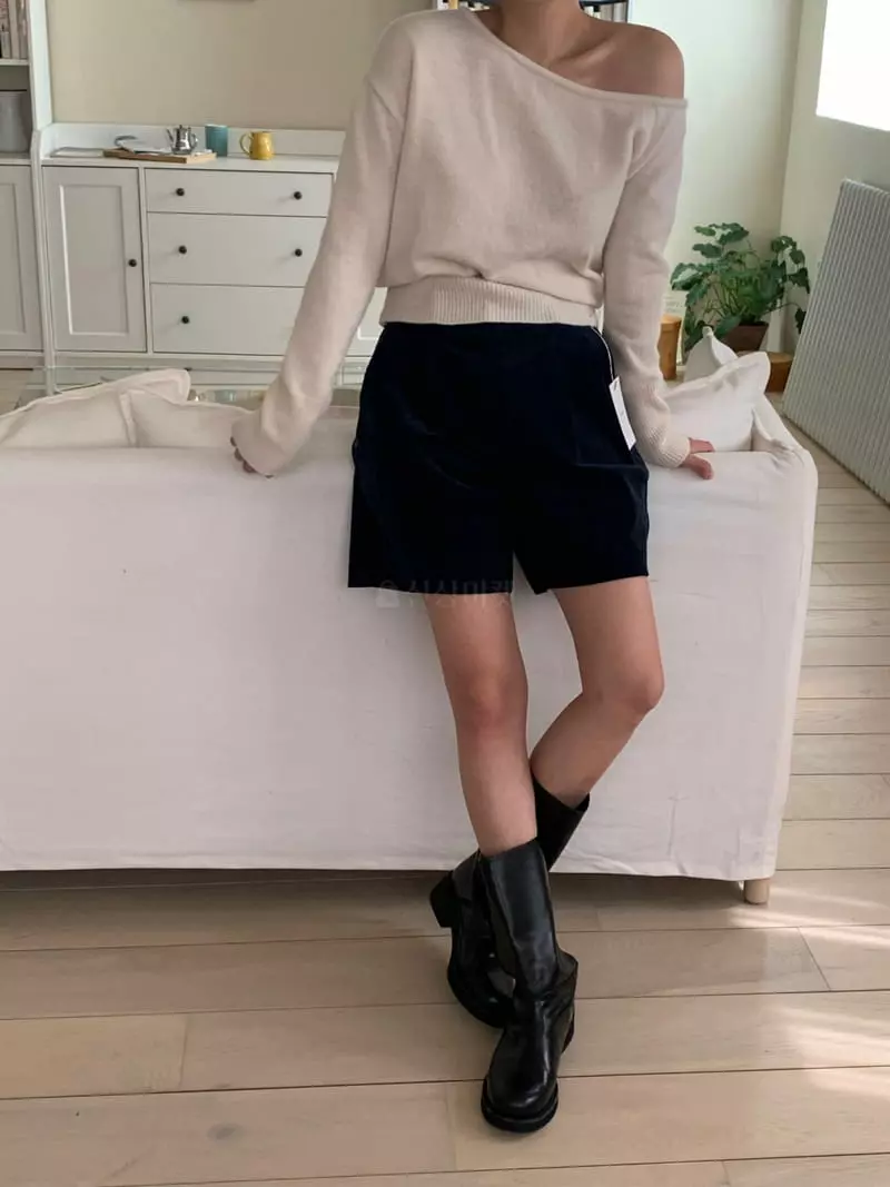Amiment - Korean Women Fashion - #thatsdarling - Coduroy Shorts