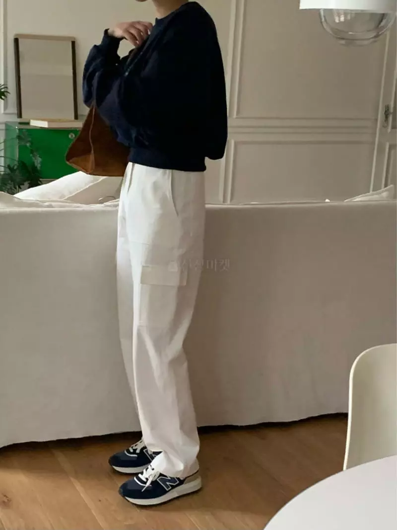 Amiment - Korean Women Fashion - #vintageinspired - Berlin Sweatshirt - 7
