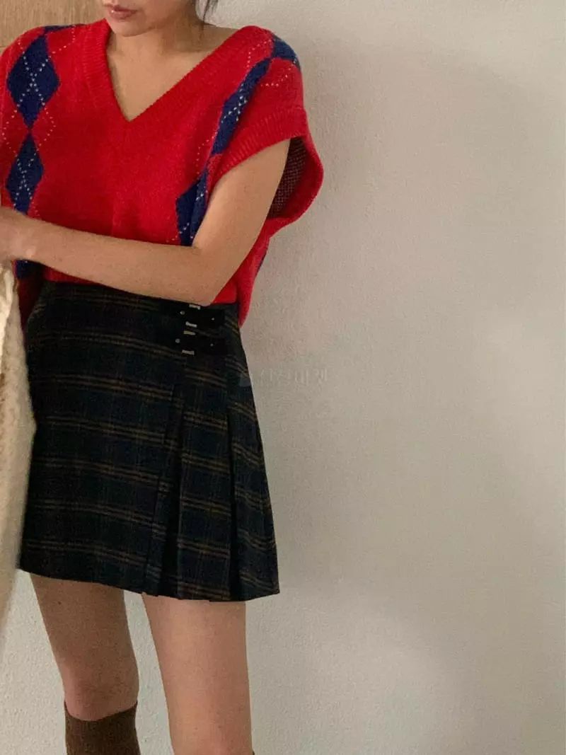 Amiment - Korean Women Fashion - #womensfashion - Argyle Vest - 7