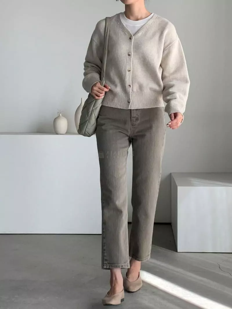 Baribari - Korean Women Fashion - #momslook - Bari V Neck Tee - 8