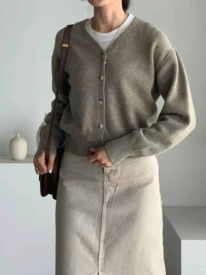 Baribari - Korean Women Fashion - #momslook - Bari V Neck Tee - 9