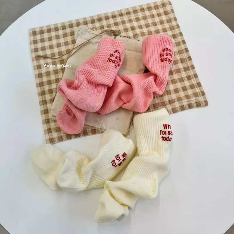 Bebe Bruni - Korean Children Fashion - #littlefashionista - Rib Lettering Socks Set Adult