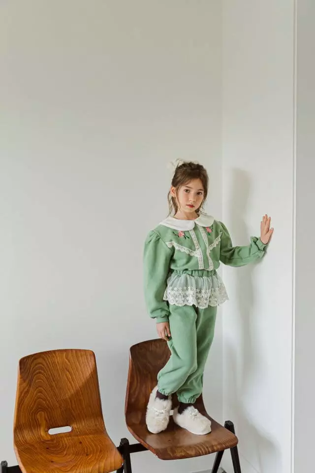 Berry Berry - Korean Children Fashion - #magicofchildhood - Dong Beak Flower Sweatshirt - 2