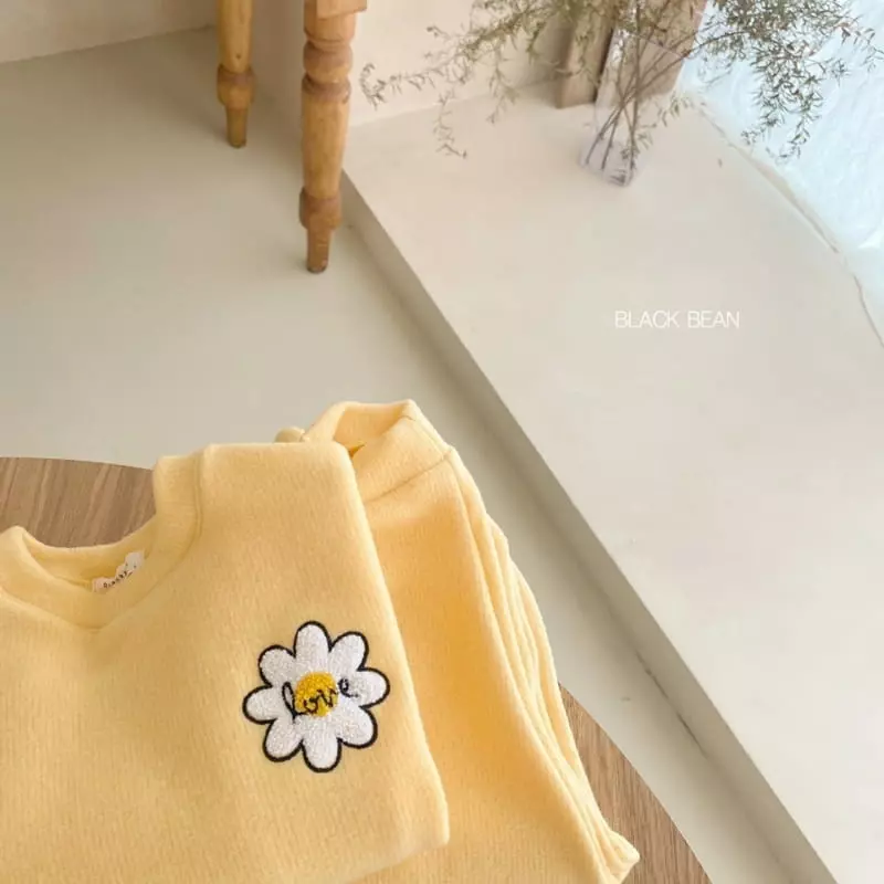 Black Bean - Korean Children Fashion - #kidsstore - Flower Fleece Top Bottom Set - 2