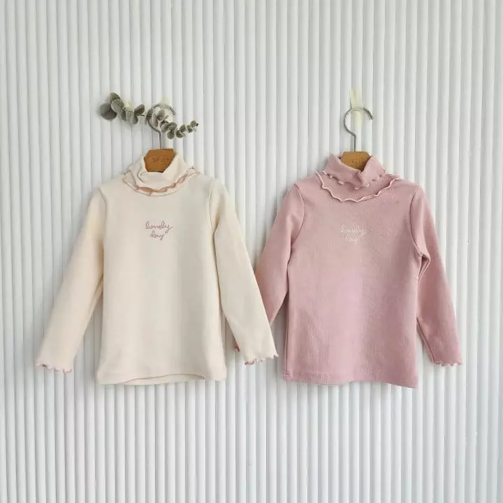 Dalla - Korean Children Fashion - #kidzfashiontrend - Lovely Turtleneck Tee - 2