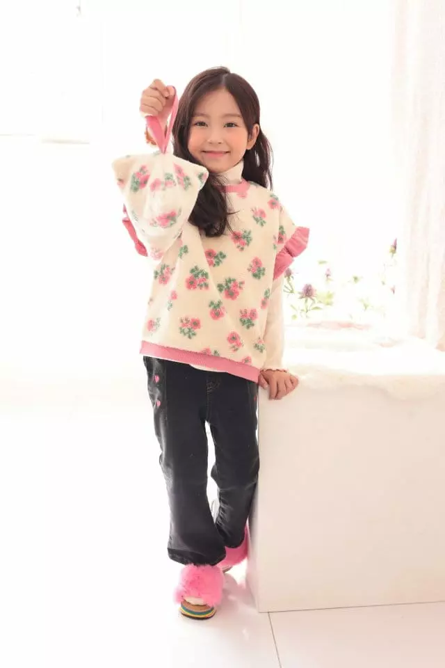 Dalla - Korean Children Fashion - #littlefashionista - Petit Triangle Bag - 4