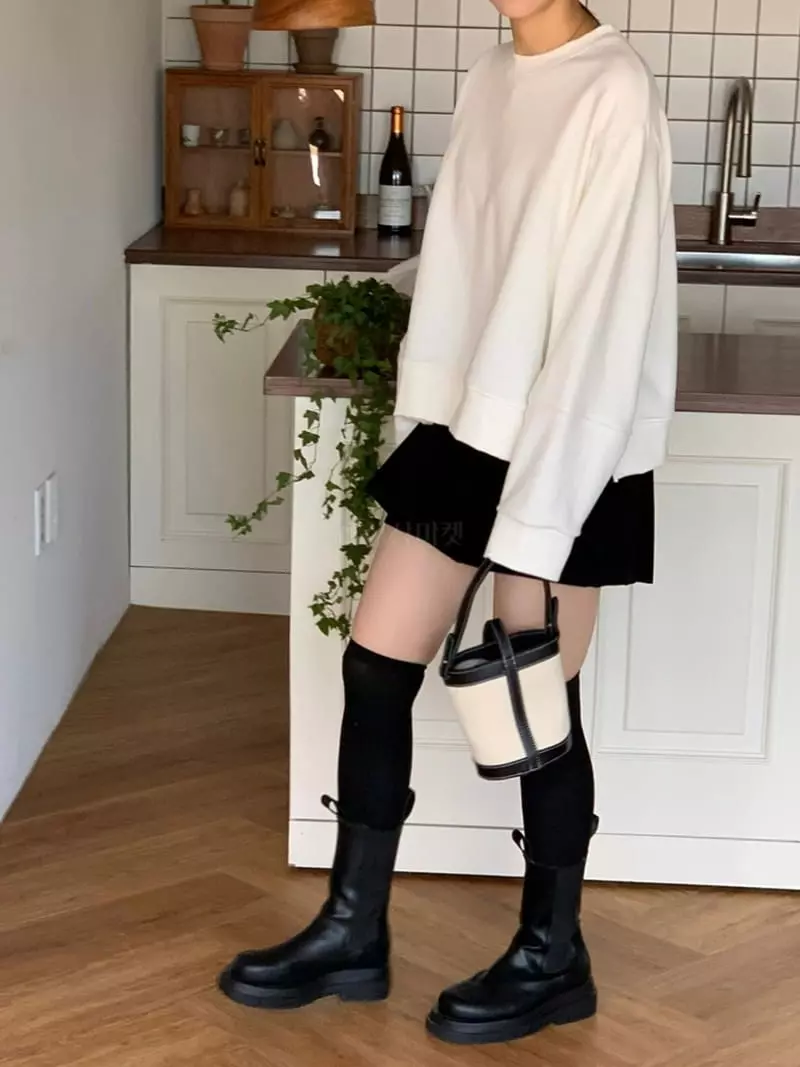 Dawning - Korean Women Fashion - #momslook - Puff Slit Sweatshirt - 10