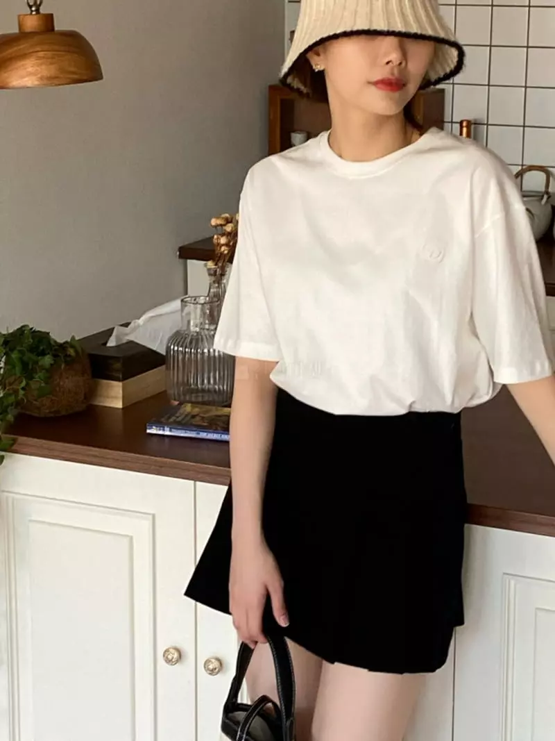 Dawning - Korean Women Fashion - #momslook - Embroidery Loose Tee - 10