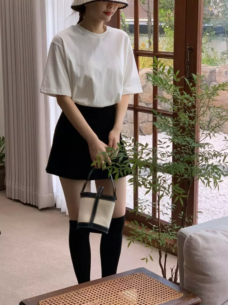 Dawning - Korean Women Fashion - #womensfashion - Embroidery Loose Tee - 11