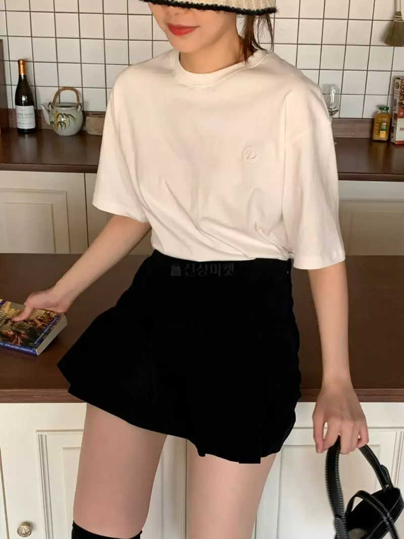 Dawning - Korean Women Fashion - #womensfashion - Embroidery Loose Tee - 9