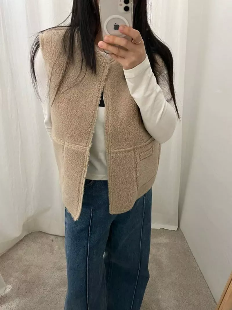 Floor - Korean Women Fashion - #vintageinspired - Leja Vest - 4