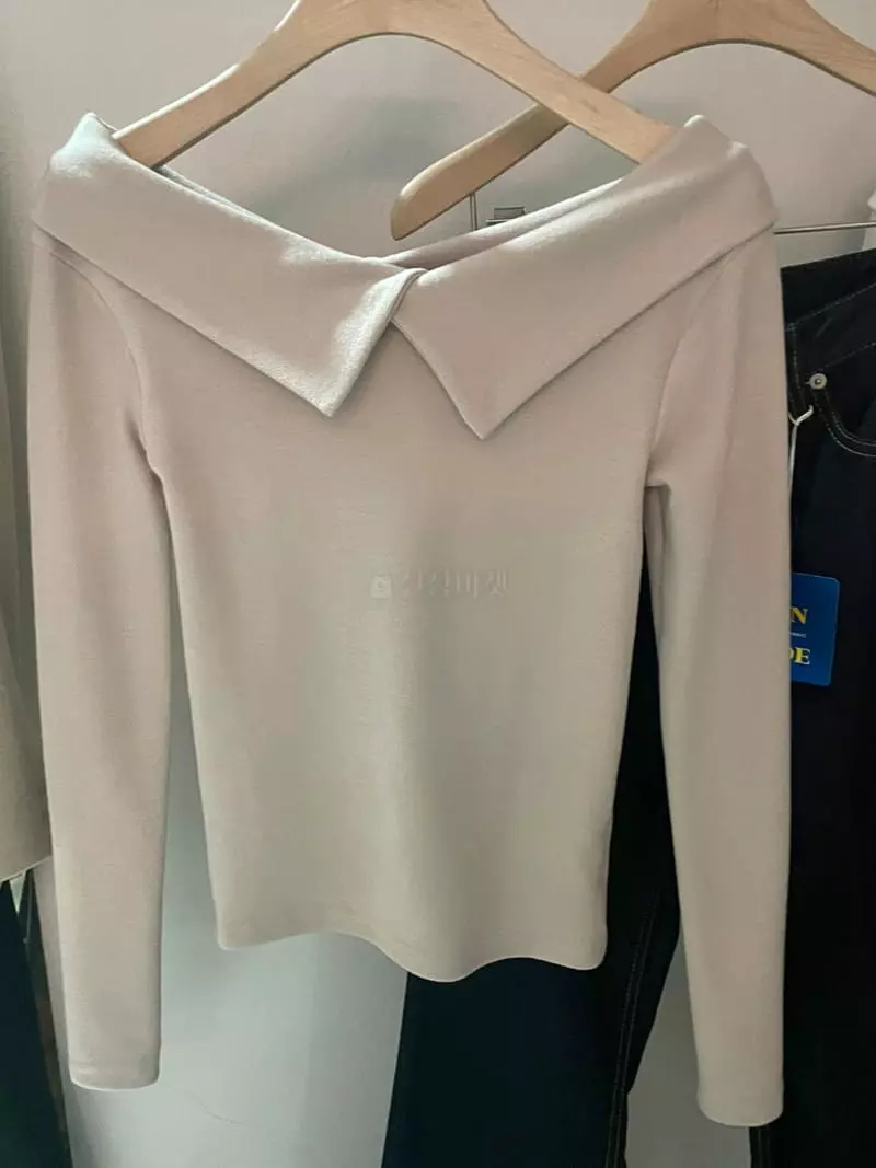Flutter - Korean Women Fashion - #momslook - Off Collar Tee - 7