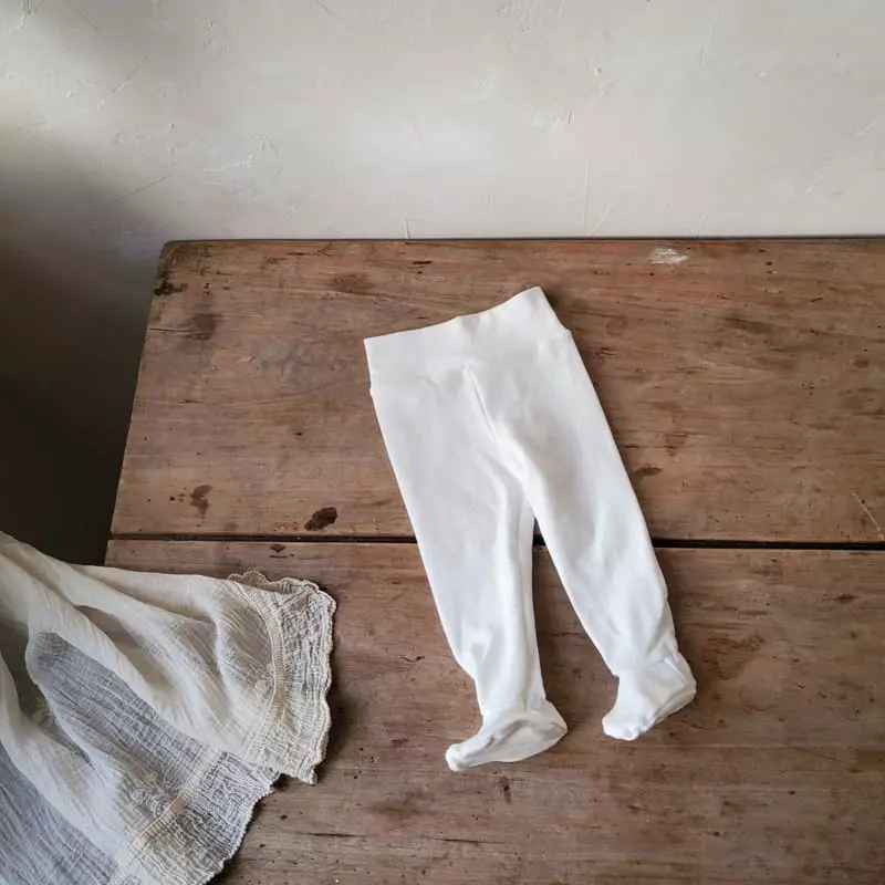 From J - Korean Baby Fashion - #babylifestyle - Paech Foot Leggings