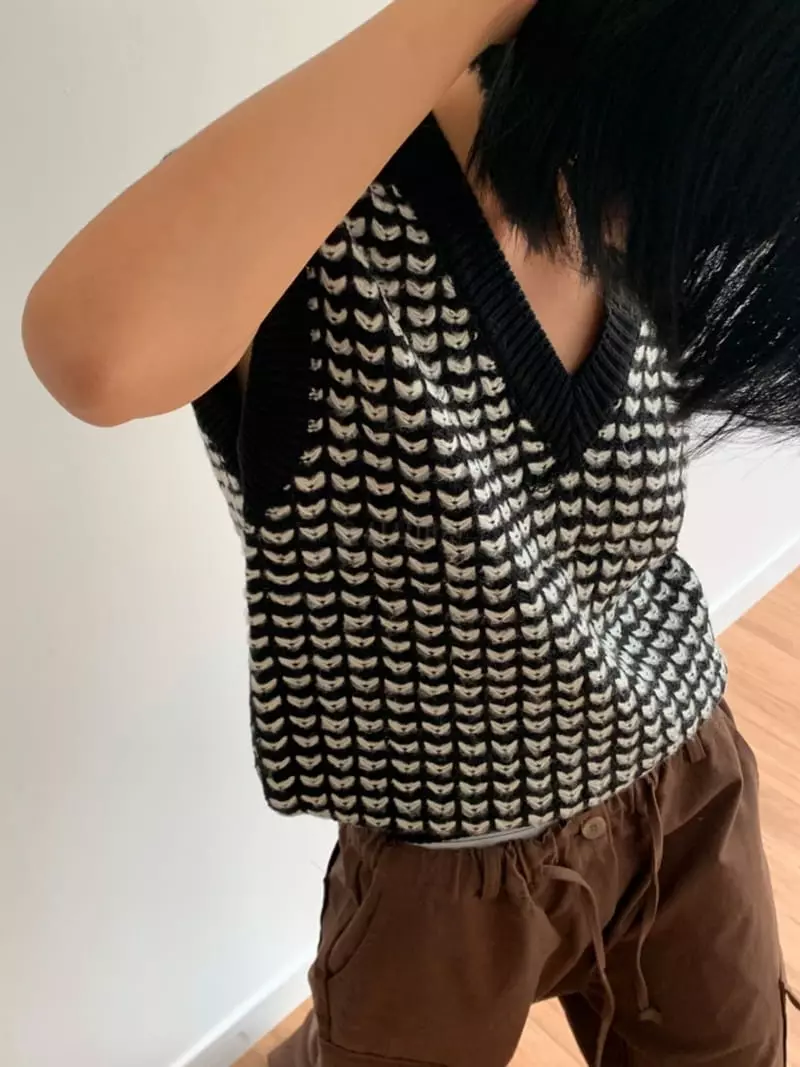 Highcolor - Korean Women Fashion - #momslook - Love Vest