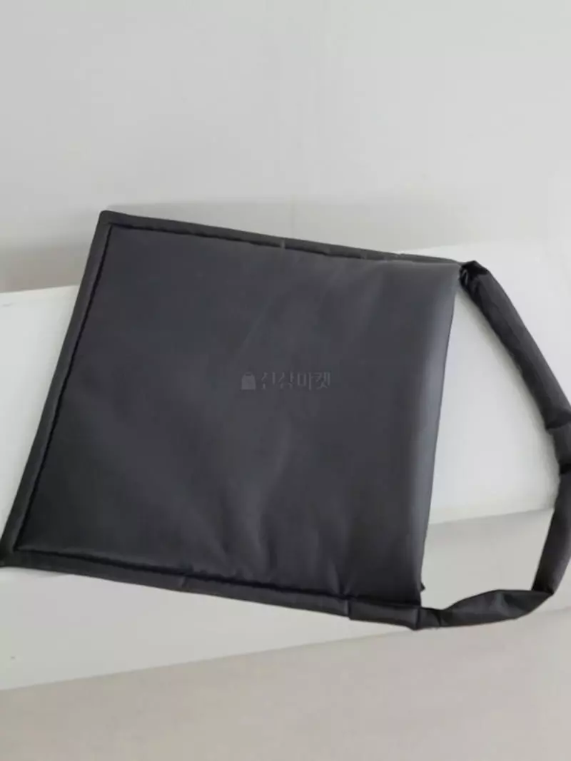Jshop - Korean Women Fashion - #momslook - Square Padded Shoulder Bag - 4