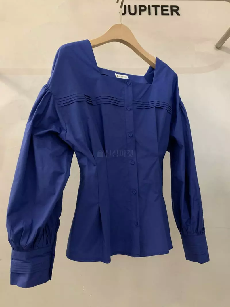 Jupiter - Korean Women Fashion - #vintagekidsstyle - Square Neck Blouse - 4