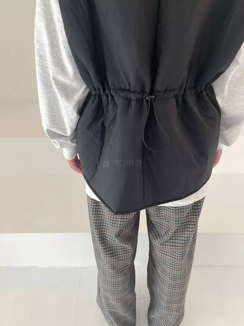 Kare - Korean Women Fashion - #momslook - Pocket Padding Vest - 11