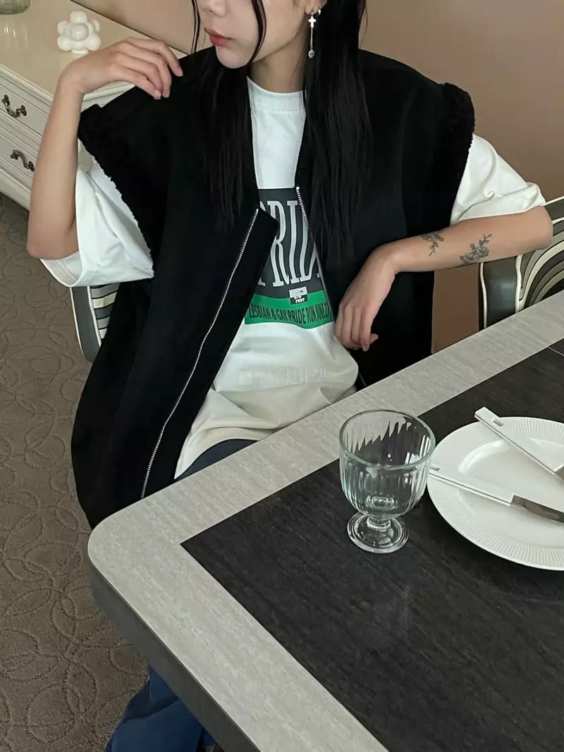 Kare - Korean Women Fashion - #momslook - Caramel Vest - 11