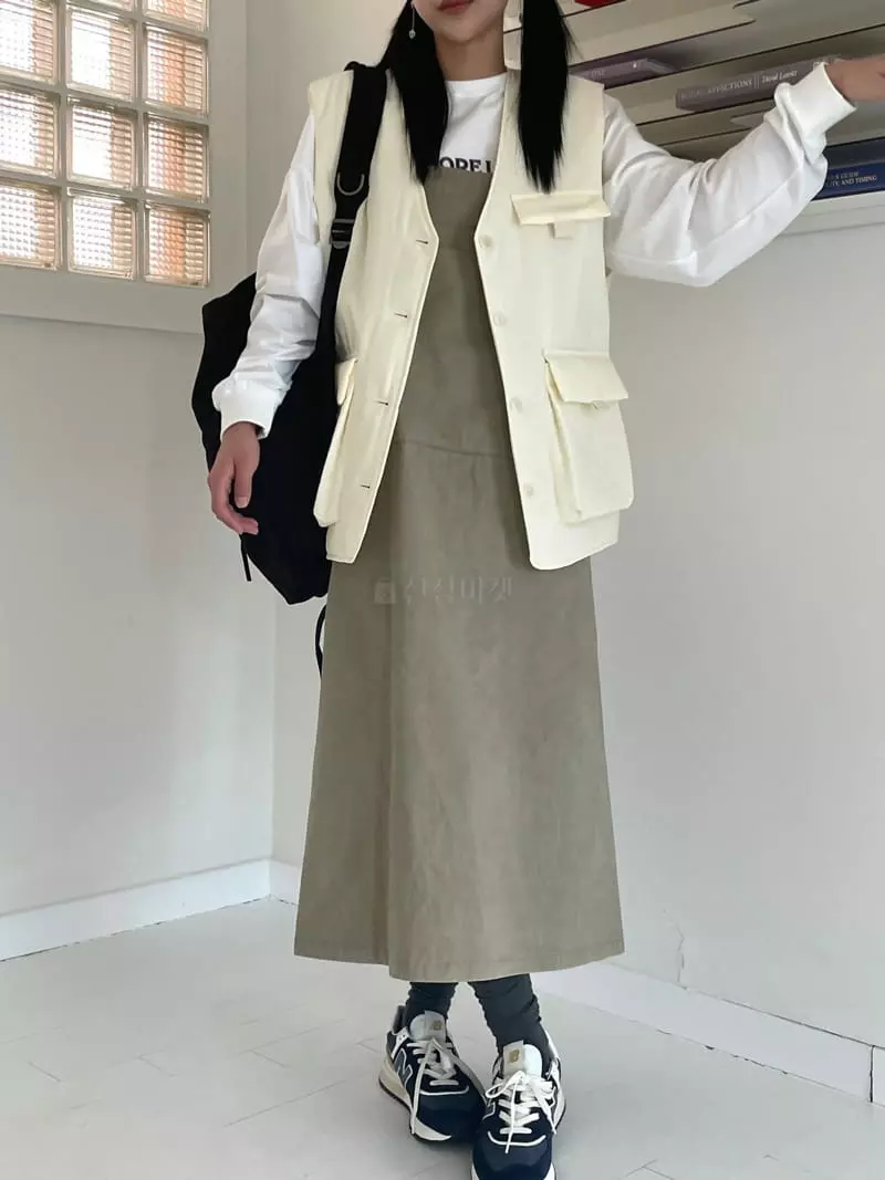 Kare - Korean Women Fashion - #womensfashion - Pocket Padding Vest - 2
